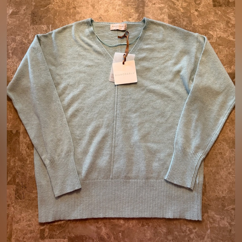 NWT Bianco & Blu Italy Cashmere Blend V Neck Sweater Women’s Large Light Blue